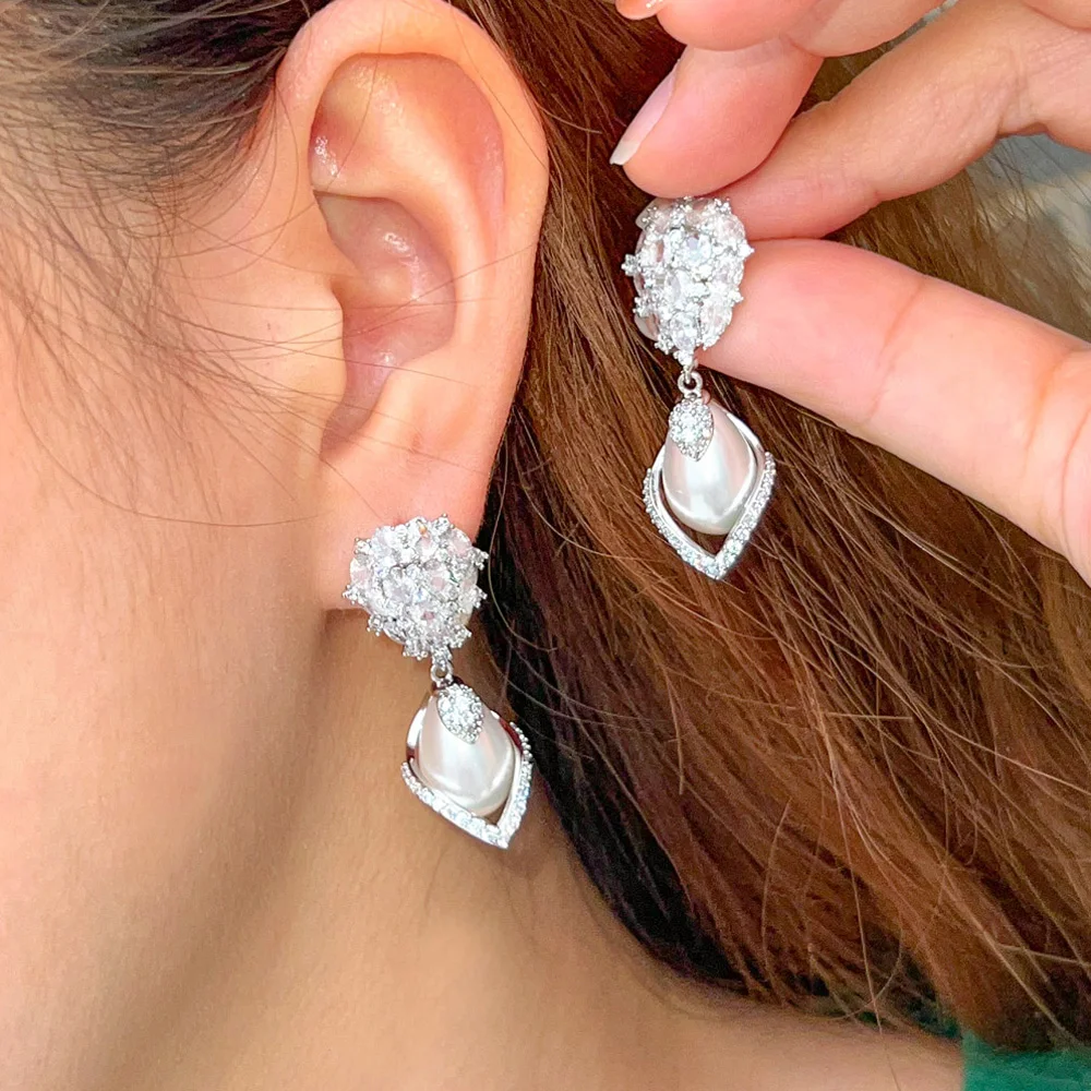 Pera элегантные длинные серьги с жемчугом, ослепительные белые висячие серьги с кубическим цирконием для женщин, вечерние украшения, свадебные аксессуары E078 Pera элегантные длинные серьги с жемчугом, ослепительные белые висячие серьги с кубическим цирконием для женщин, вечерние украшения, свадебные аксессуары E078