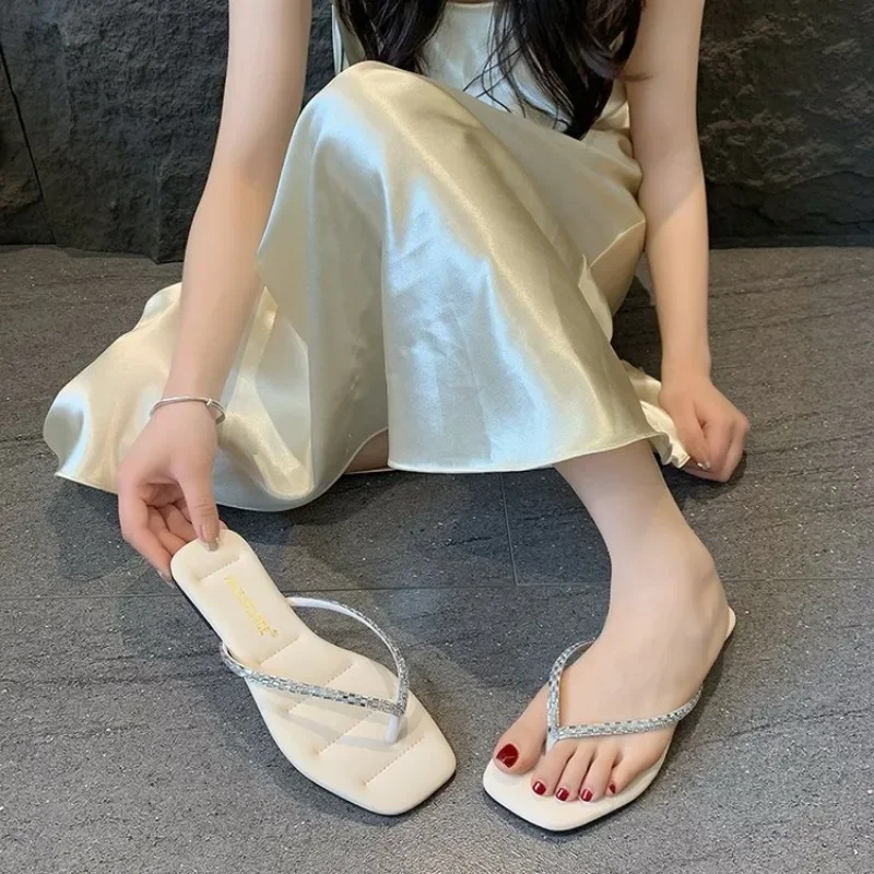 2024 New Women Slippers Rhinestone Flat Women's Flip-flop Open Toe Sandals for Women Summer Fashion Female Shoes Large Size