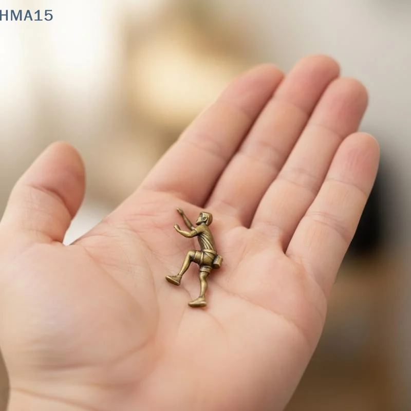 【YA】Brass Climbing Mountaineering 1/64 Miniature Figurine Car Model Landscape Diorama Photography Prop Scenery Display Ornament