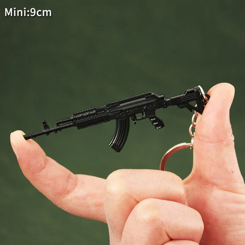 PUBG Gun Keychain Metal Mini M762 Weapon Model CS GO M1896 P911 M416 98K M24 Alloy Key Chain Fans Collectible Jewelry Wholesale