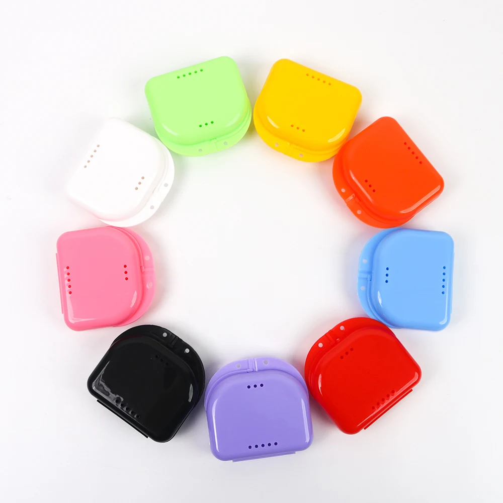 300pcs Hot Sales Retainer Case with Hinged Lid Snap and Vent Holes Orthodontic Dental Retainer Denture Storage Container