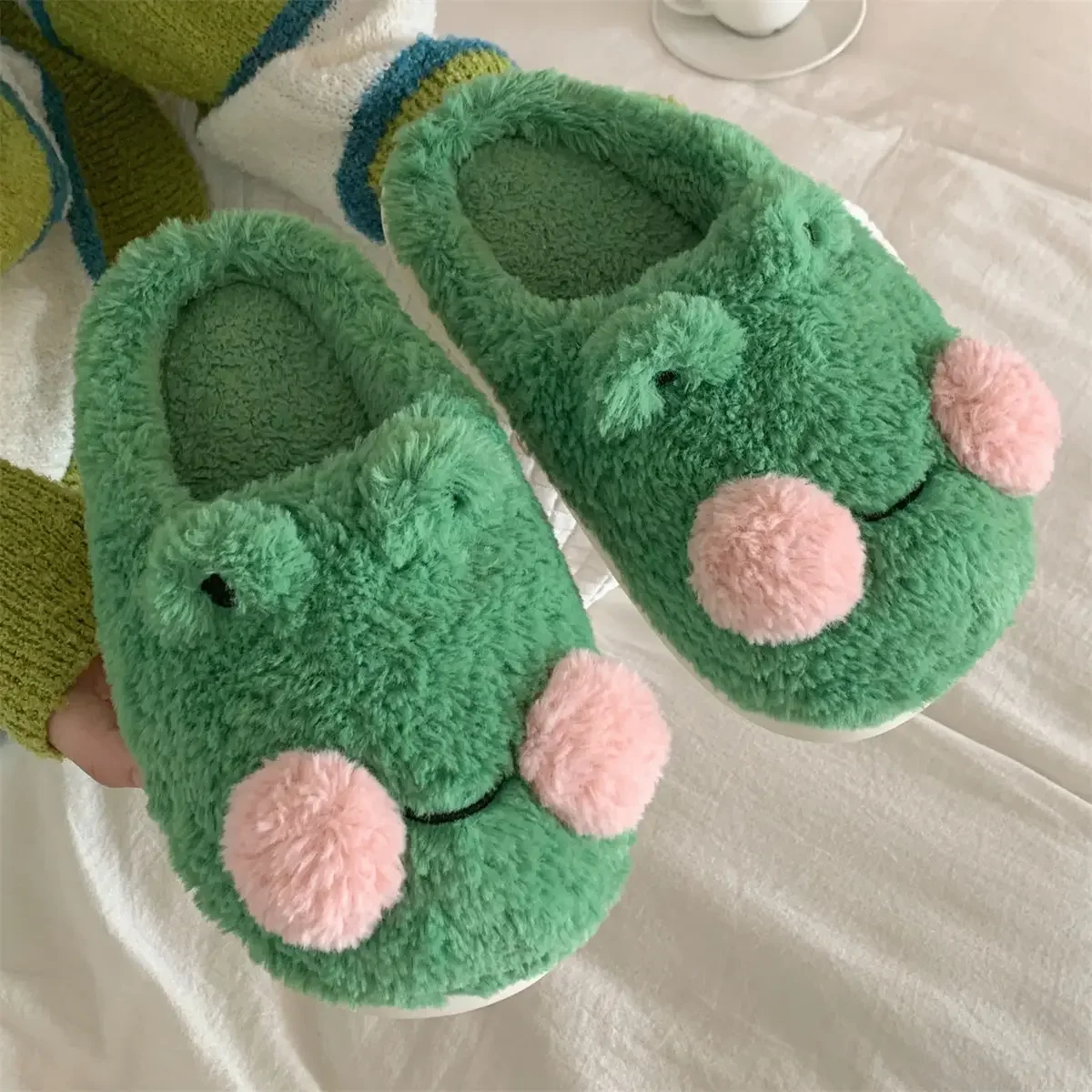 Cute Green Frog Fluffy Faux Fur Slippers, Women Winter Closed Toe Plush Home Slippers,  Animal Cozy Memory Foam Slides Shoes