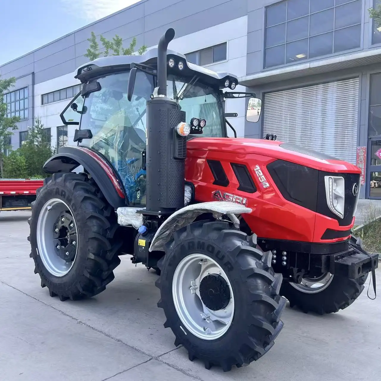 Closed Air-conditioned Cabin Farm Wheel Tractor for Farming Ploughing Cultivation Work 120HP 4WD Agricultural Farm Tractor