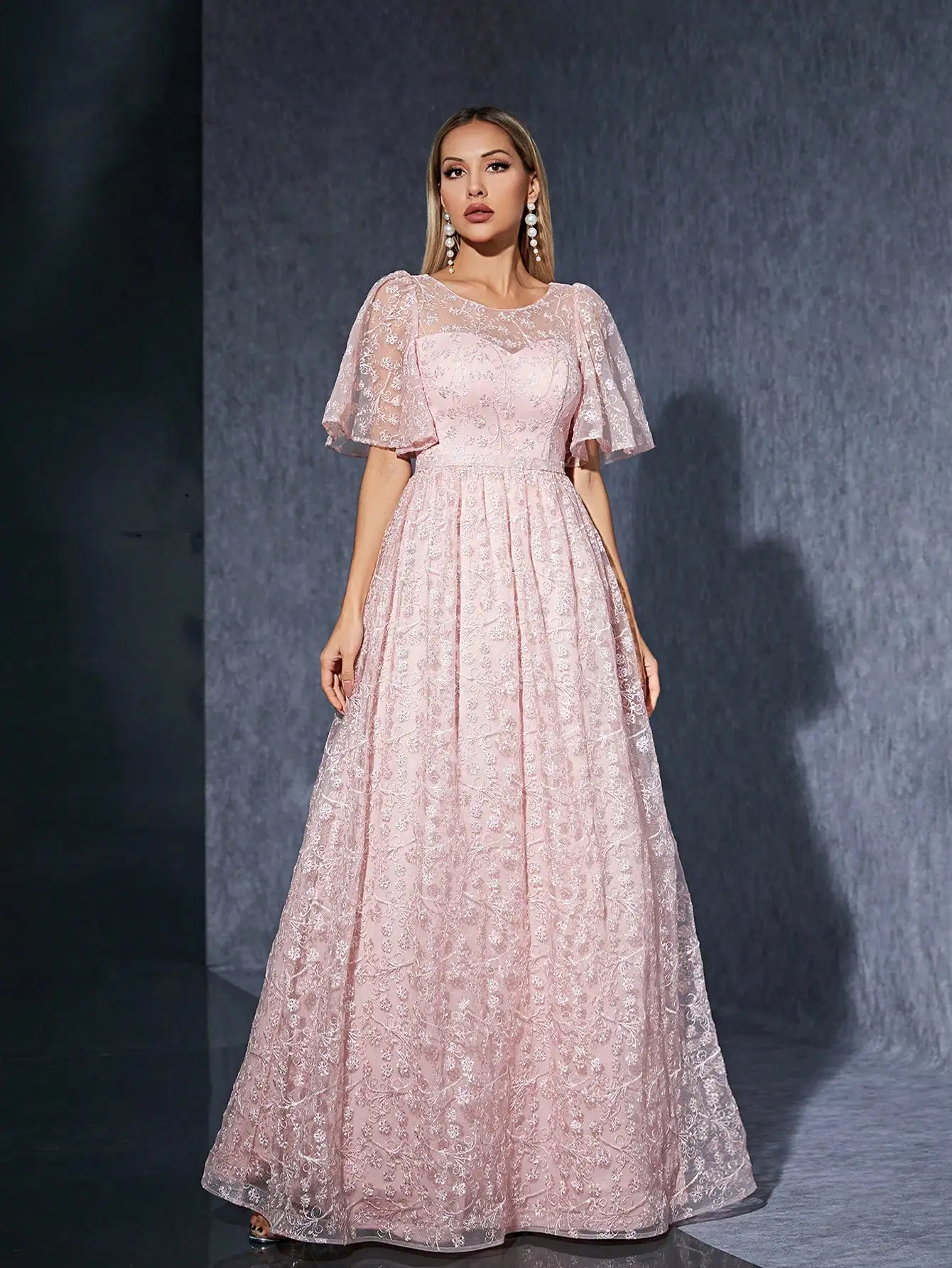 

Прозрачное кружевное вечернее платье без бретелек с круглым вырезом и короткими рукавами, элитное вечернее платье