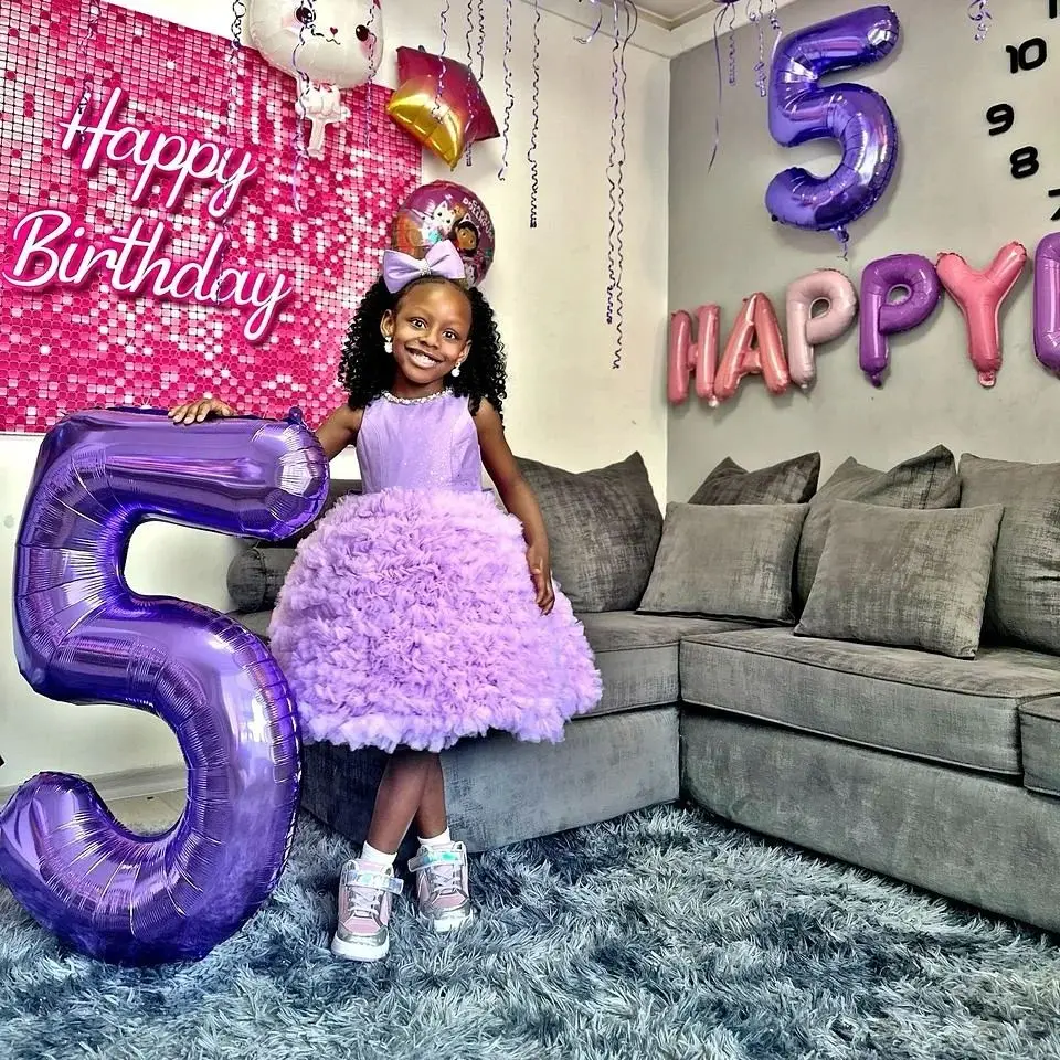 فساتين قصيرة للفتيات على شكل زهرة لحفلات الزفاف، فساتين عيد ميلاد مكشكشة مخصصة، فستان الأميرة للحفلات الراقصة لالتقاط الصور