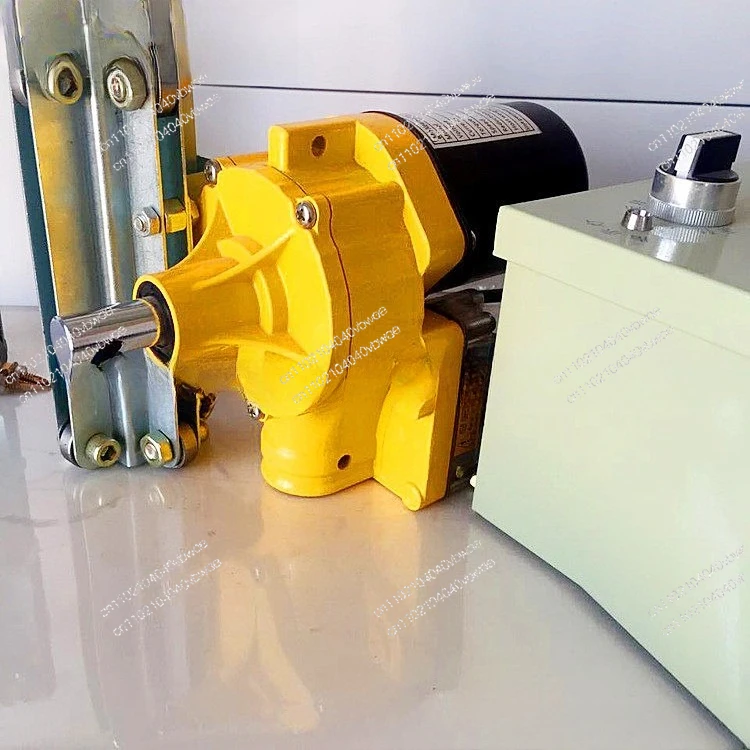 Greenhouse electric film roller vegetable greenhouse automatic fan ventilator has large power and long film roll