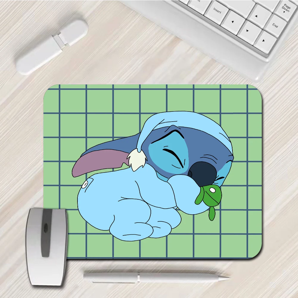 لوحة ماوس ألعاب لطيفة بغرزة زوجين أنيمي ، لوحة ماوس صغيرة XS لألعاب الكمبيوتر ، ديكور سطح المكتب ، حصيرة ماوس مكتب ، سطح مكتب ، سجادة