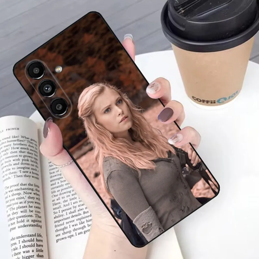 Clarke Griffin the 100 Phone Case For Samsung S 25,24,21,22,23,30,20,Ultra,Plus,Fe,Lite,Note,10,9,5G Black Soft