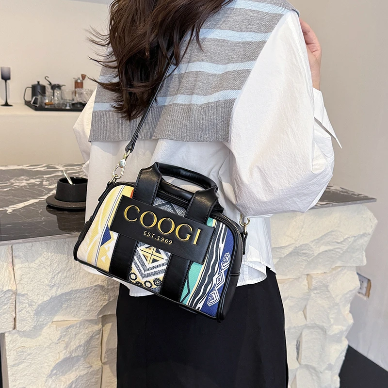

Casual Business Leisure Messenger Bag For Women Featuring Crossbody Strap And Simple Stylish Leather