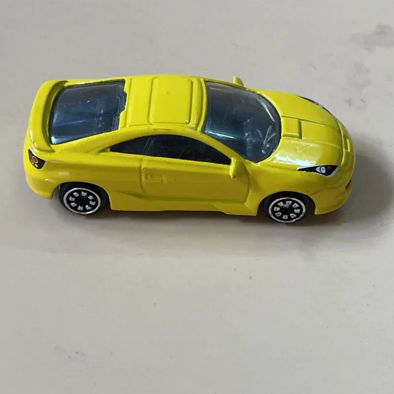 Diecast escala 1:64 toyota celica carro esportivo simulação modelo de carro exibição estática brinquedo colecionável presente lembrança decoração