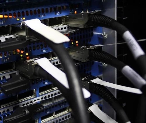 Pour ligne serveur 12G à 6G MD3400/MD3420 connecté à la ligne MD3200 1200 SAS H830 YJXMR