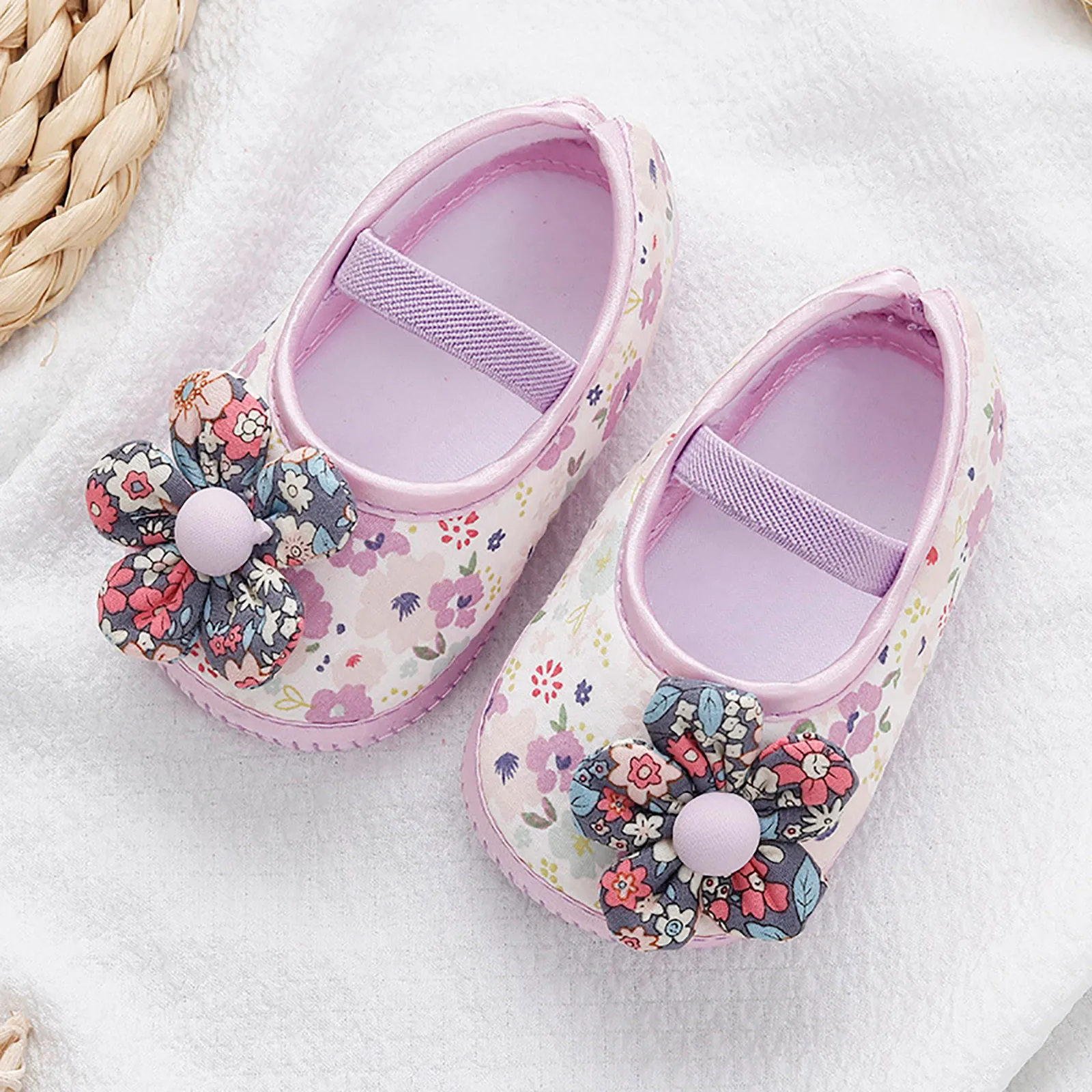 

Water Shoes Toddlers Baby Girls Soft Toddler Shoes Infant Toddler Walkers Shoes Colorful Flowers Princess Toddler Pool Sandals