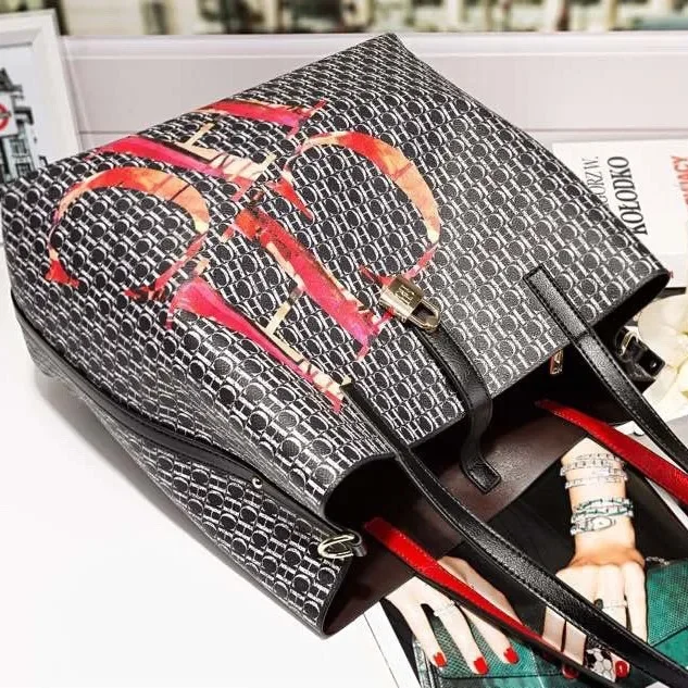 

Просторная сумка через плечо большой вместимости 2025 года с винтажным стилем и модным буквенным логотипом для женской сумки