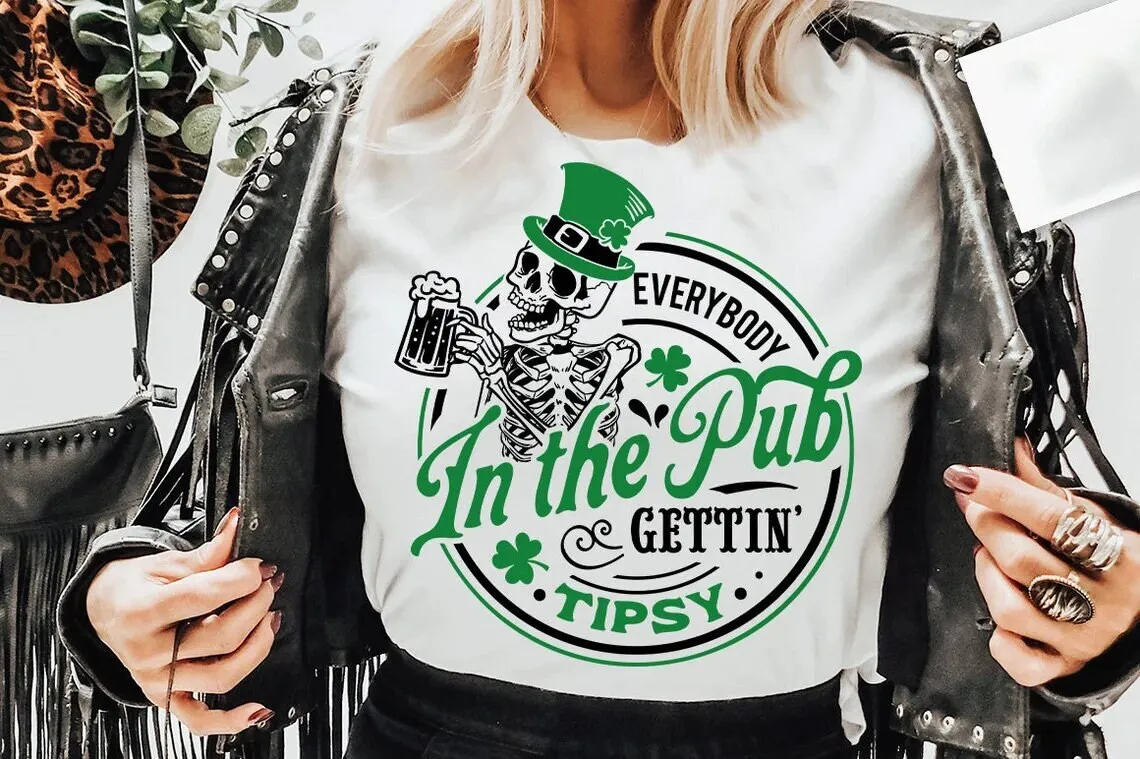 Everybody In The Pub Gettin'Tipsy Shirt Shenanigans T Drinking Irish Lucky Saint Patricks Day St Paddys