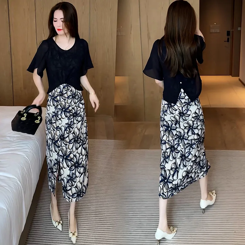 Fashion Ice Silk Dress Women2024Summer New Western Temperament Slimming Sun Protection Shirt Printed Vest Skirt Two-Piece Set