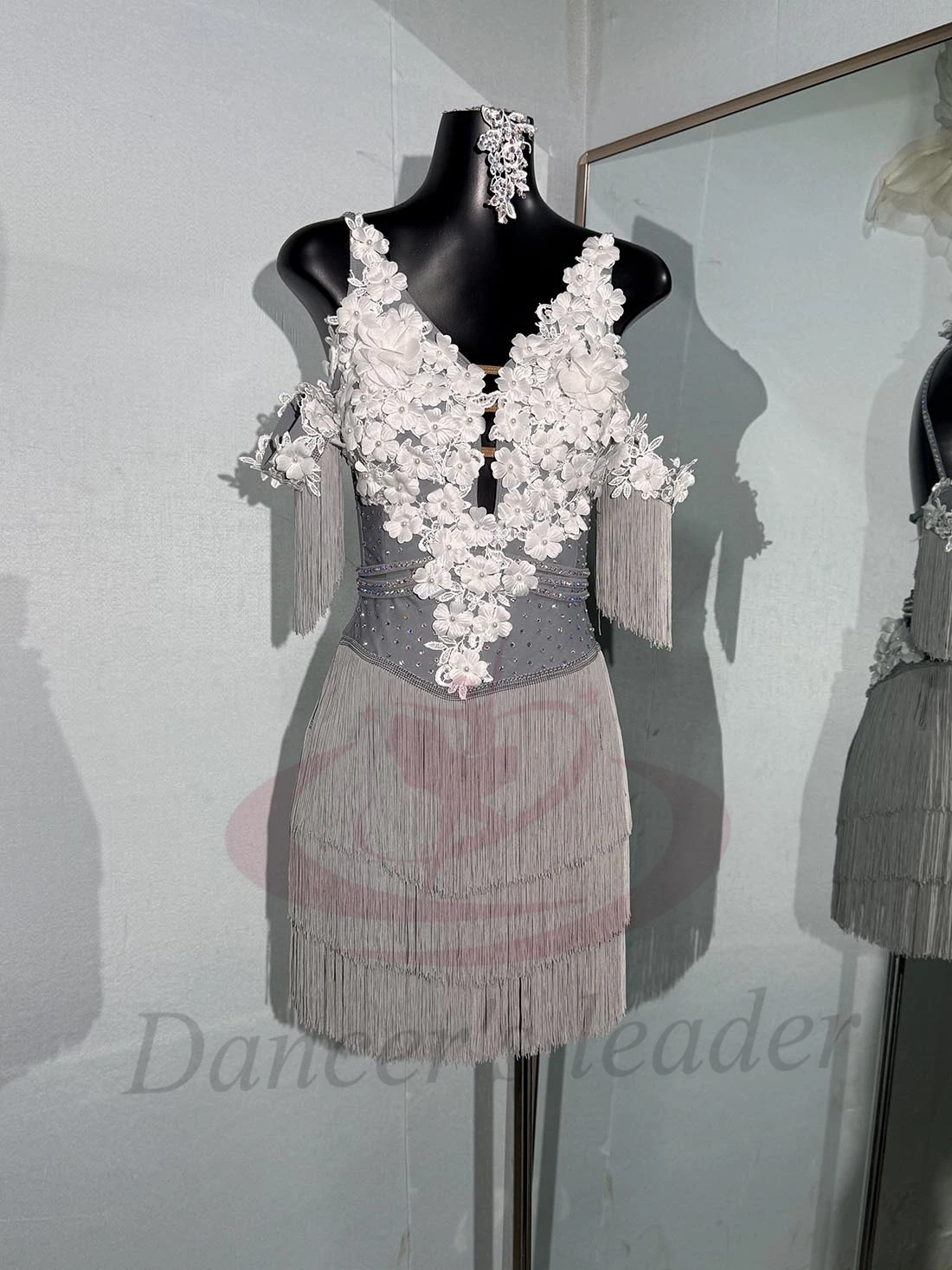 Latin danskostuum, strass, hoogwaardige aangepaste grijze bloemenjurk voor dames, volwassenen en kinderen, Cha Cha Tango-jurk
