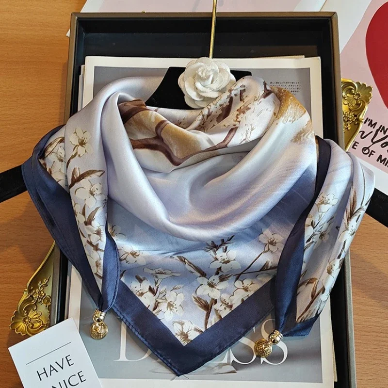 2024 Spring New Arrival Magnetic Buckle Scarf Women's High-end Triangle Neckband Silk Scarf 70*70cm