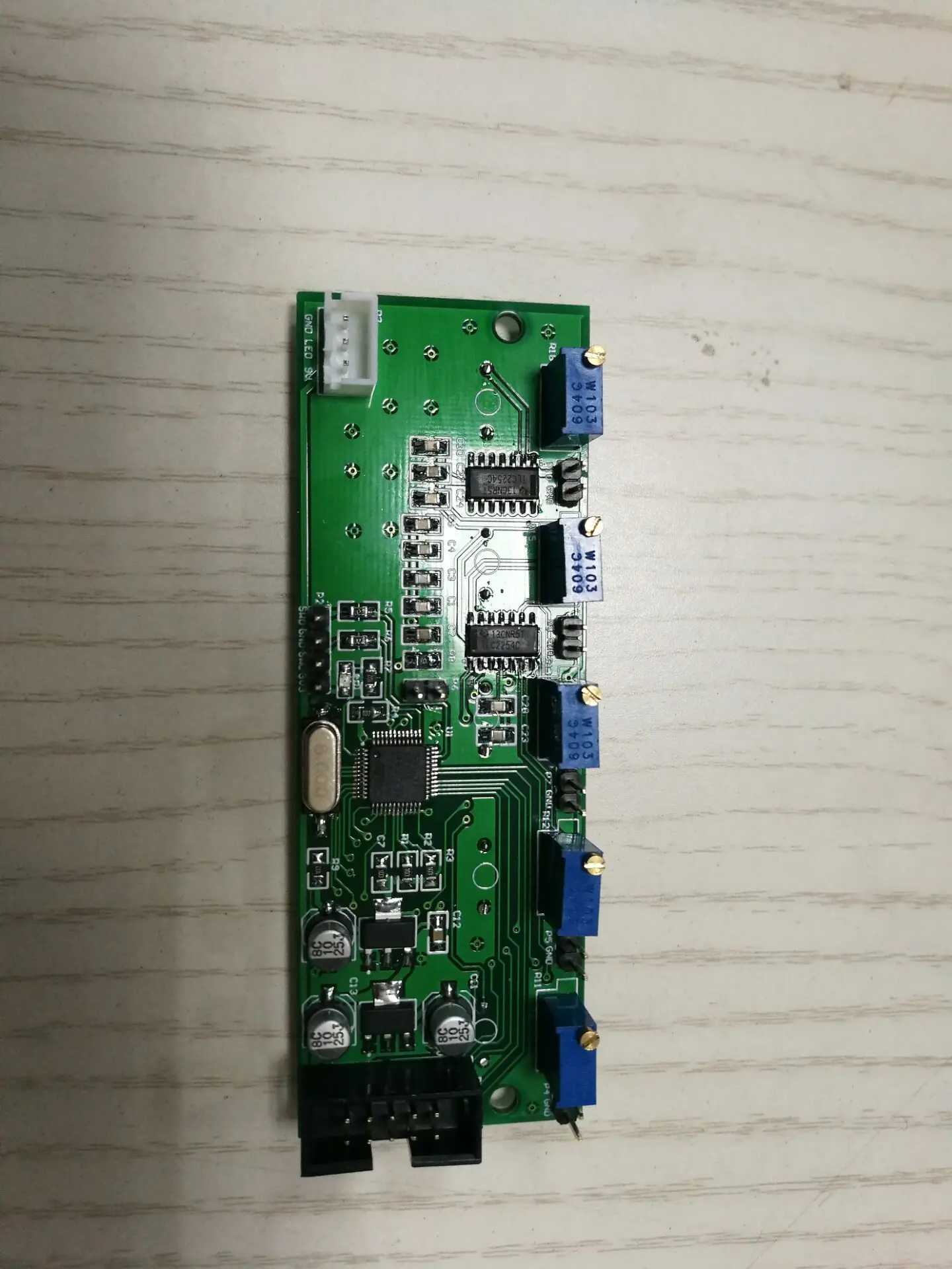 Customized photocell serial port module with 5-8 channels of light intensity measurement sensitivity and high silicon array