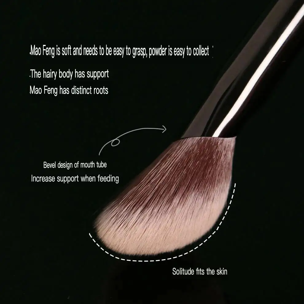 Reverse Age M65 a Slope Bevel Makeup Brush with Blush Feature for Enhanced Beauty Artistry