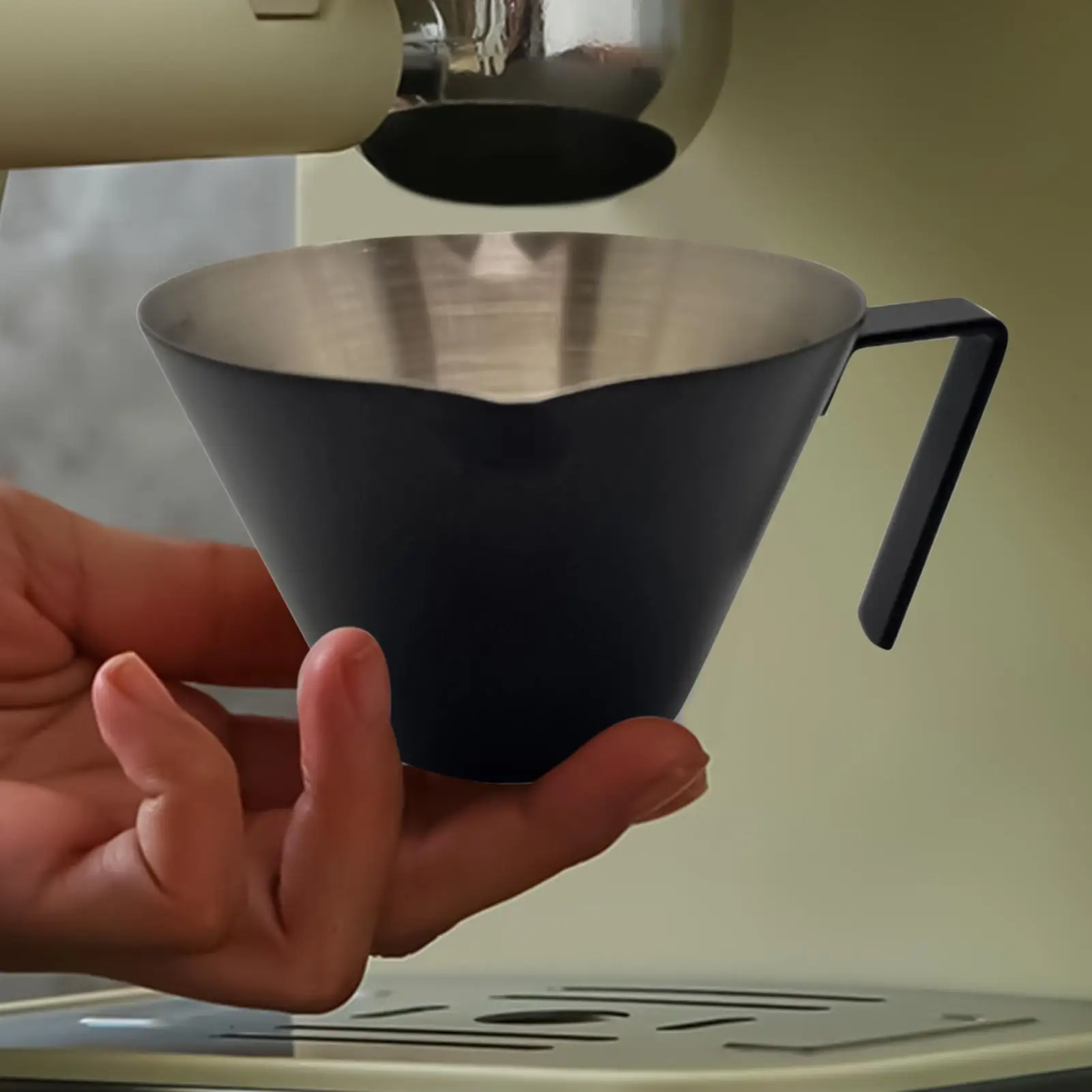 Pouring Cup Measuring Cup With Spout Stainless Steel Heat-Resistant Three Scale Beaker With Handle Double Spout Pitcher For