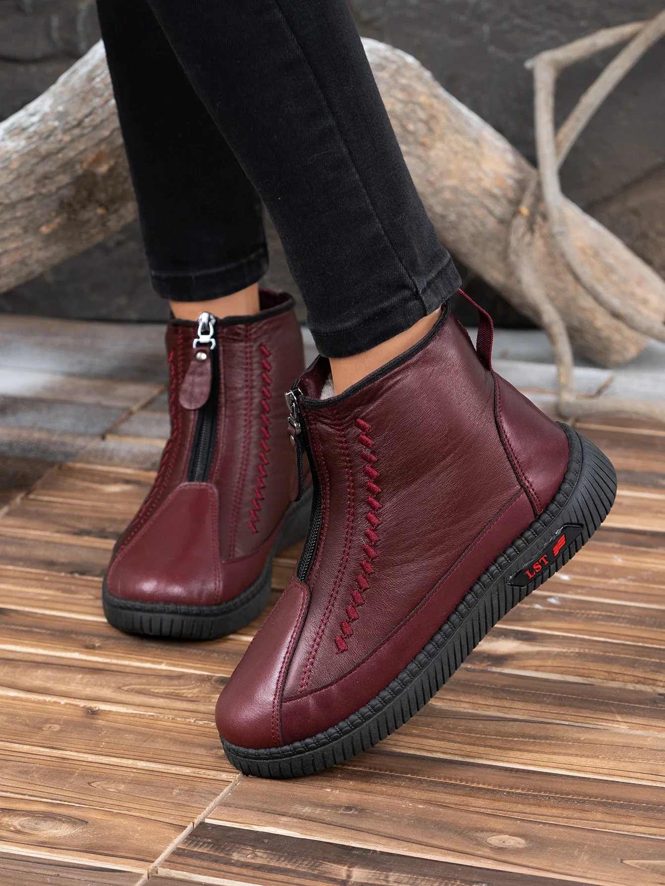 2026 Winter Damen Fleece-Gefütterte Leder-Stiefeletten Klettverschluss Stickerei Rutschfeste Weiche Gummisohle Warme Freizeitstiefel – Detail 30