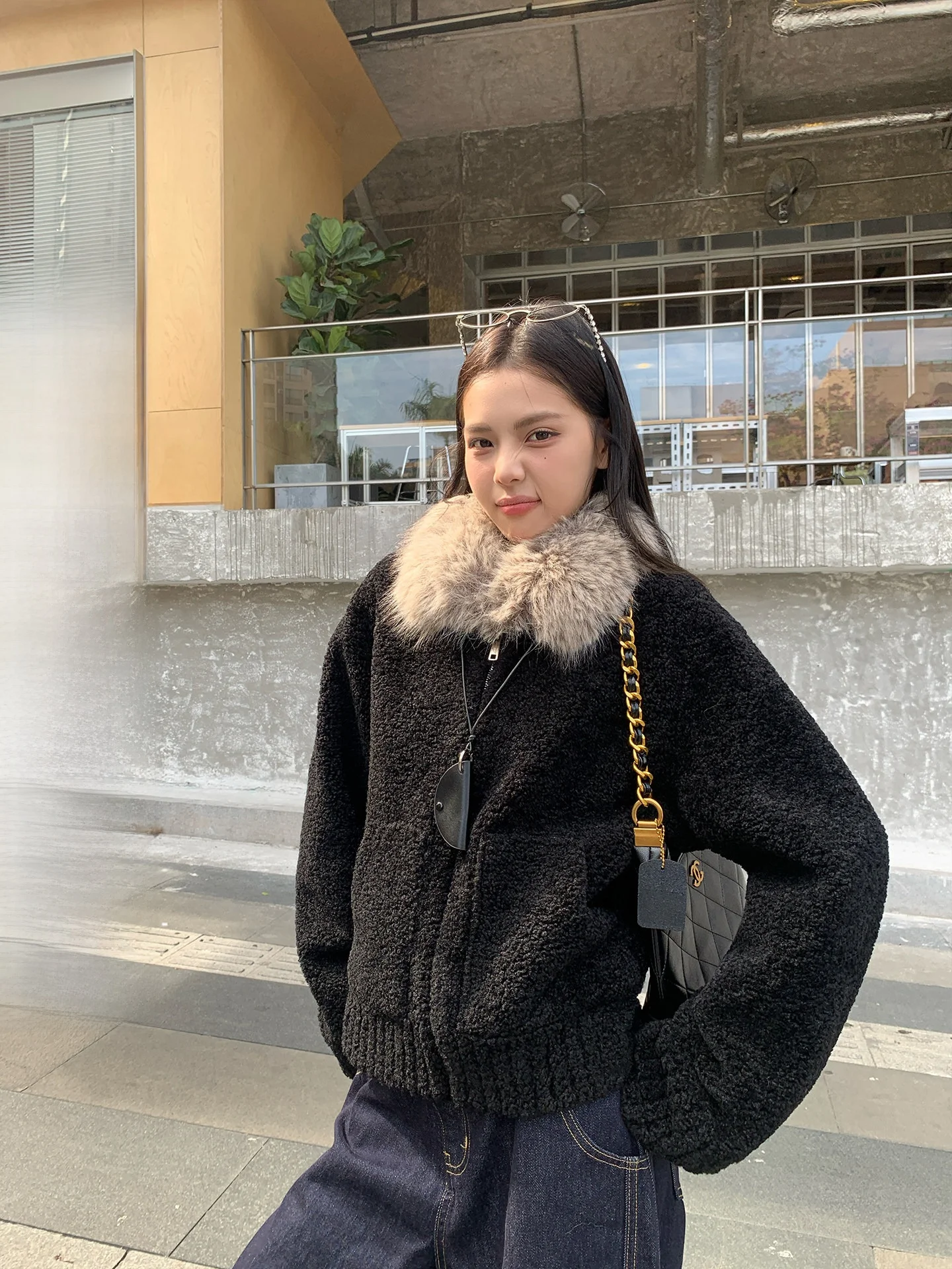 

Thickened Lamb Fur Collar Coat Women's Winter Warm Loose Casual Top Stole Design Zipper Closure Long Sleeve Regular Length