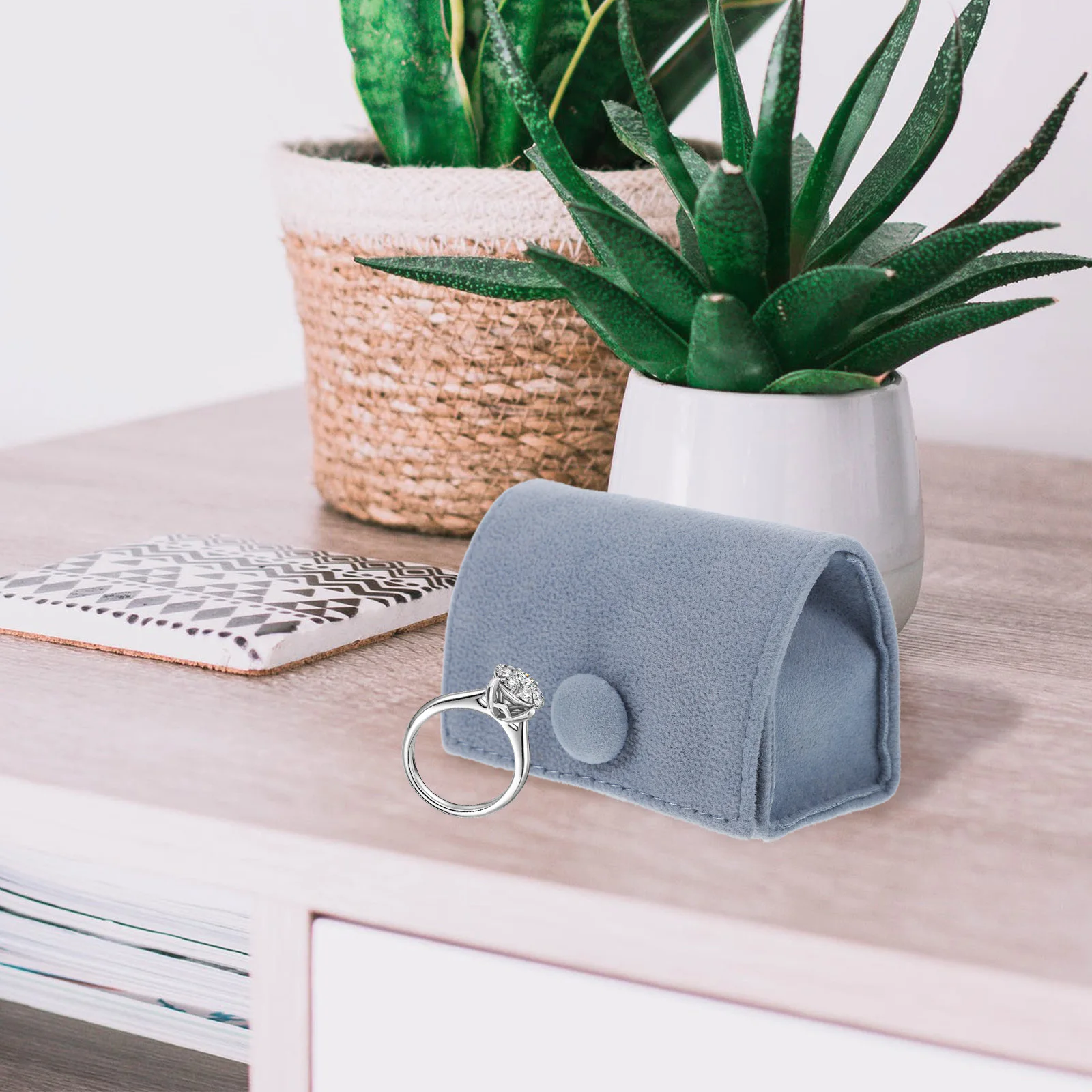 

Portable Mini Jewelry Storage Box Small Ring Holder Travel Case Lightweight Decorative Organizer Ring Box Jewelry Container