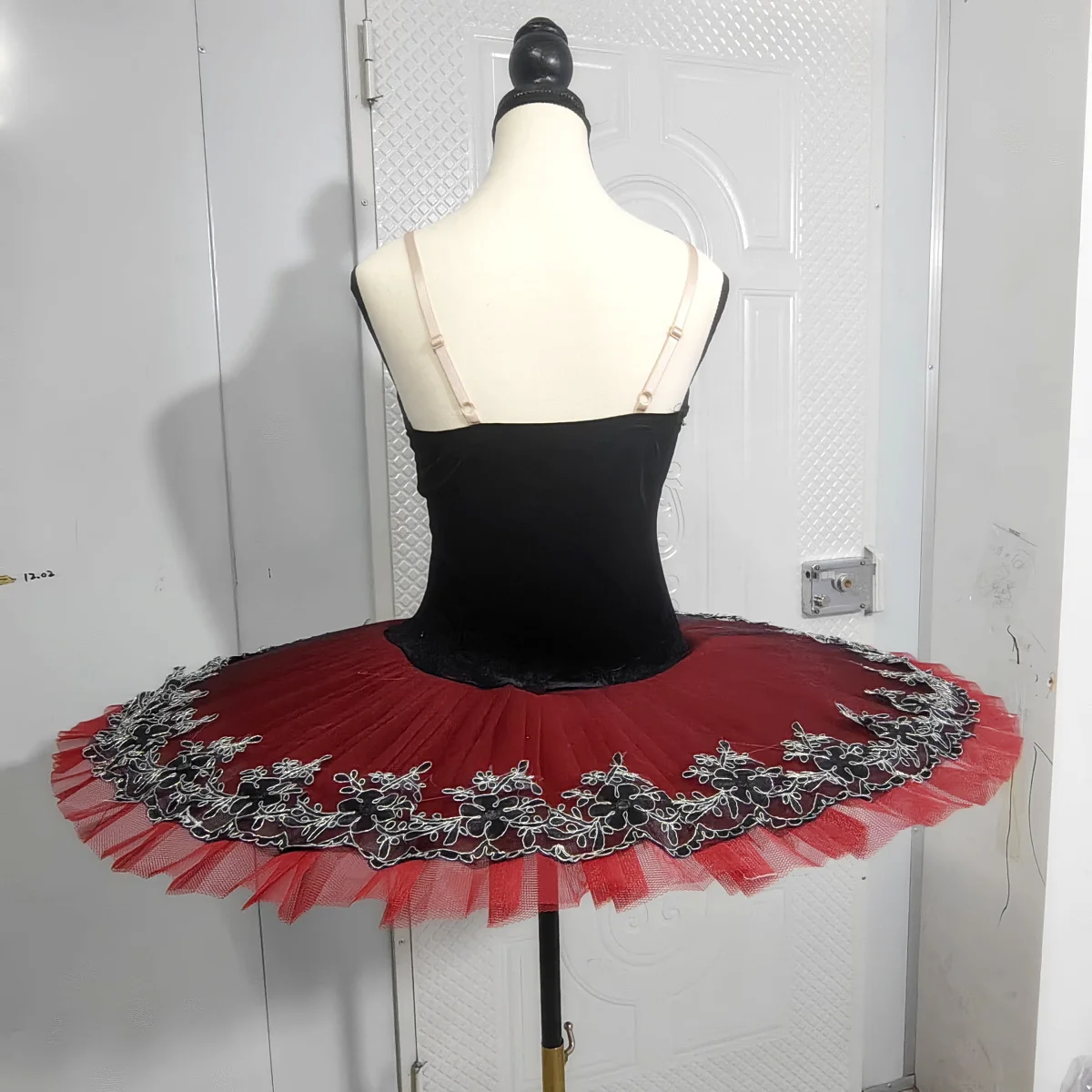 Children Ballet Skirt Red Black Little Swan Dance Skirt Swan Lake Professional Ballet TUTU Performance Dress Fluffy Skirt