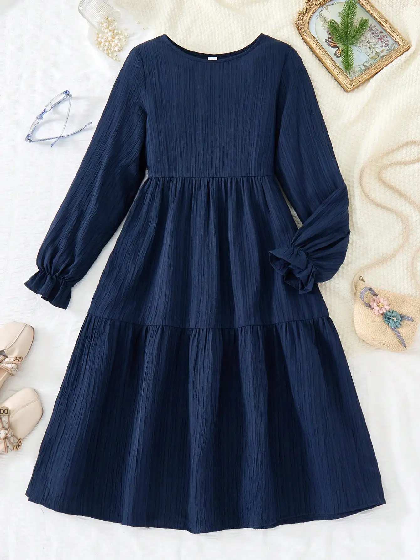 

Темно-синее тканое платье свободного кроя с круглым вырезом и многоярусной юбкой