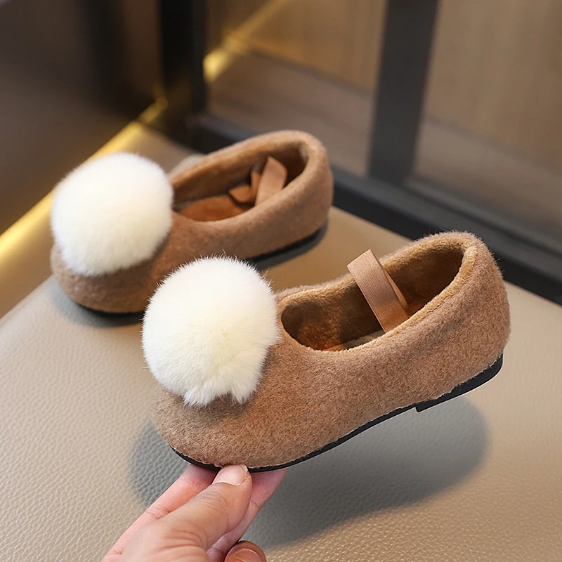 Winter Kids Causal Moccasin New Girls Plush Shoes Soft Hairball Children's Fashion Princess Flat Cotton Shoes Warm Furry Hairy