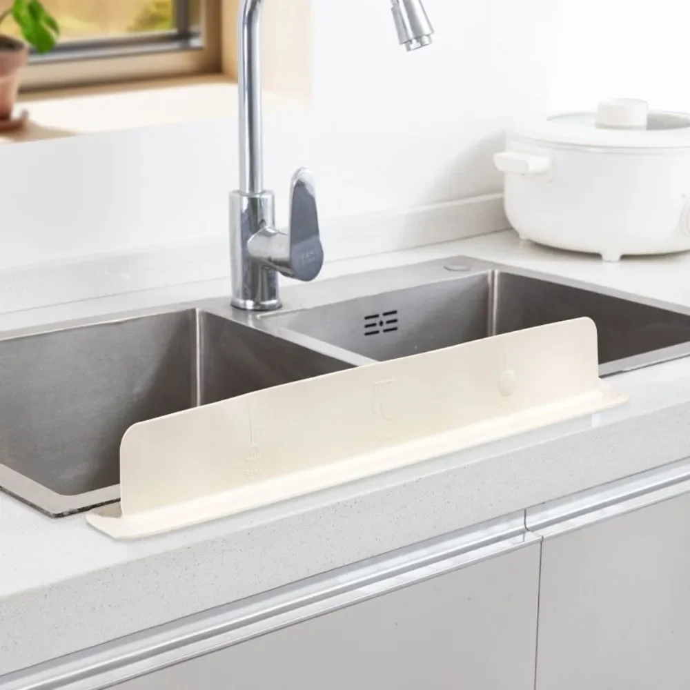 

Silicone Kitchen Sink Splash Protector Anti Splash Barrier Waterproof Splatter Screen with Strong Suction Cups Gadgets for Tongs