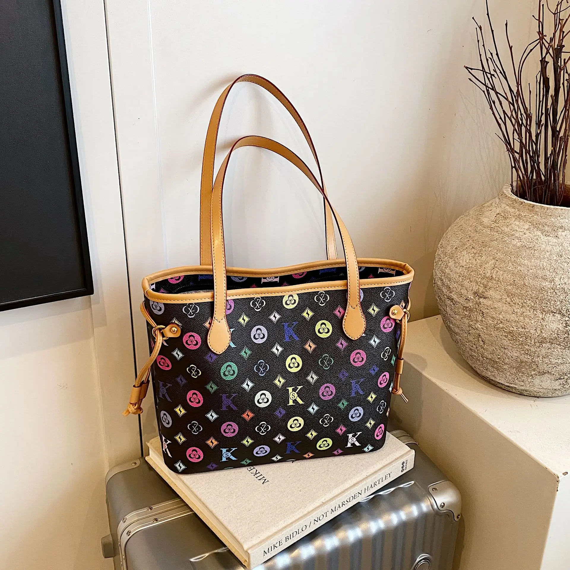 حقيبة نسائية فاخرة خفيفة - طراز مصمم ذو إحساس ممتاز، حقيبة ركاب ذات سعة كبيرة، استخدام متعدد الاستخدامات تحت الإبط/الكتف/الرسول #1