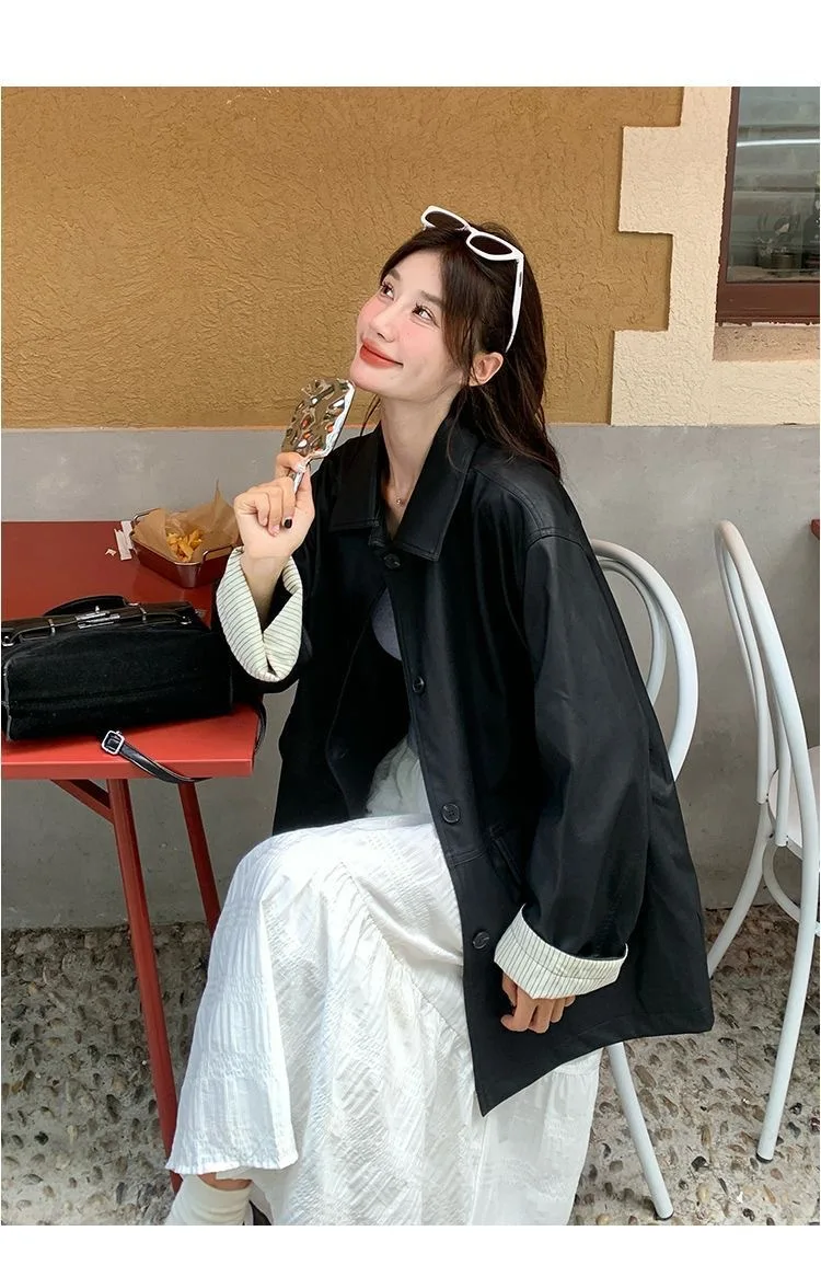 Casaco de couro feminino primavera-outono novo estilo com bordas de manga contrastante ajuste solto para emagrecimento confortável e casual