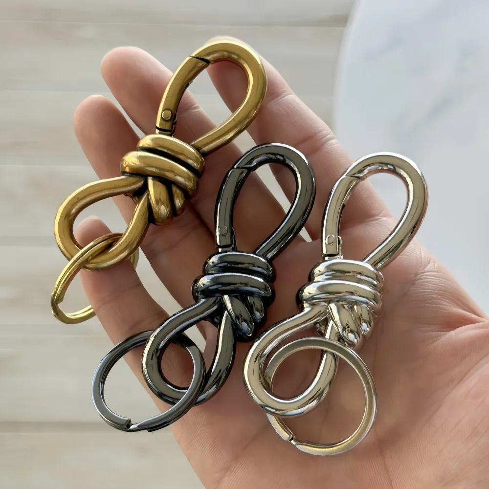 Multi-Functional Twist Knot Spring Buckle Zinc Alloy Hardware Accessory 8-Shaped Buckle Vintage Multicolor Keychain Pendant