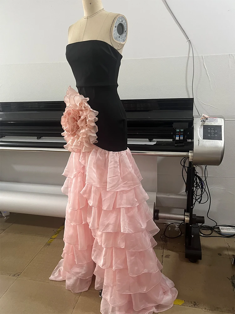 فستان طويل غير متماثل بدون حمالات بطيات أنيقة مزين بالورود بدون أكتاف فستان طويل لحفلات الكوكتيل والحفلات الراقصة ملابس رسمية