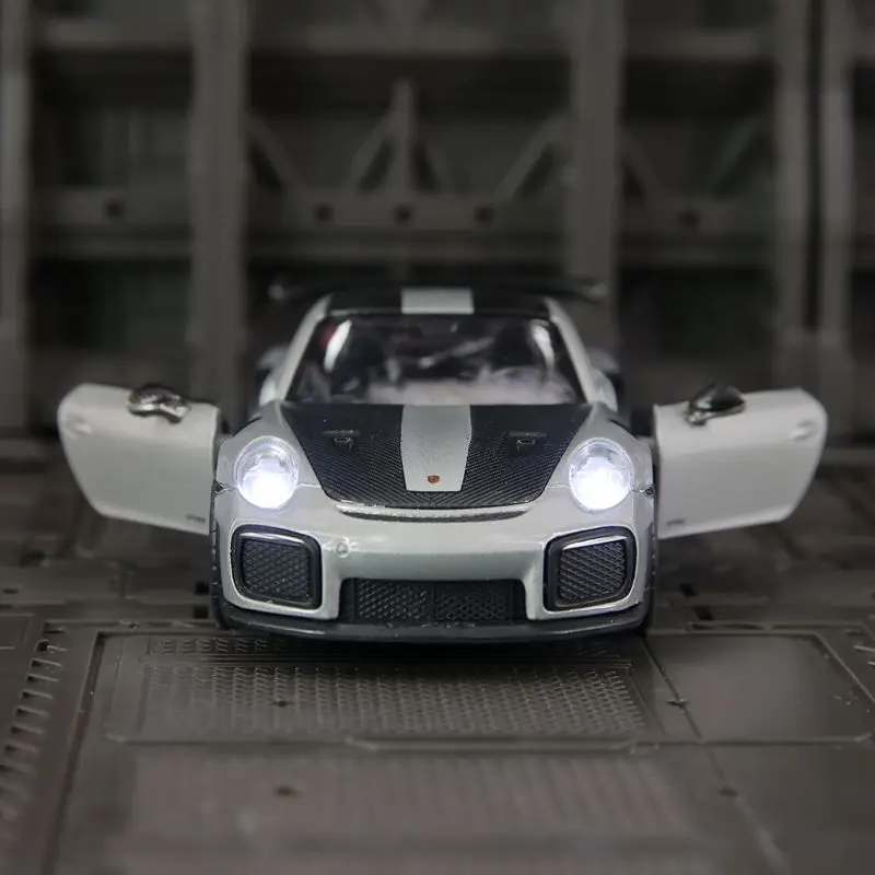 

1:32 Porsche 911 GT2 RS alloy car model ornaments acousto-optic pull back can open the door boy toy birthday gift for people.