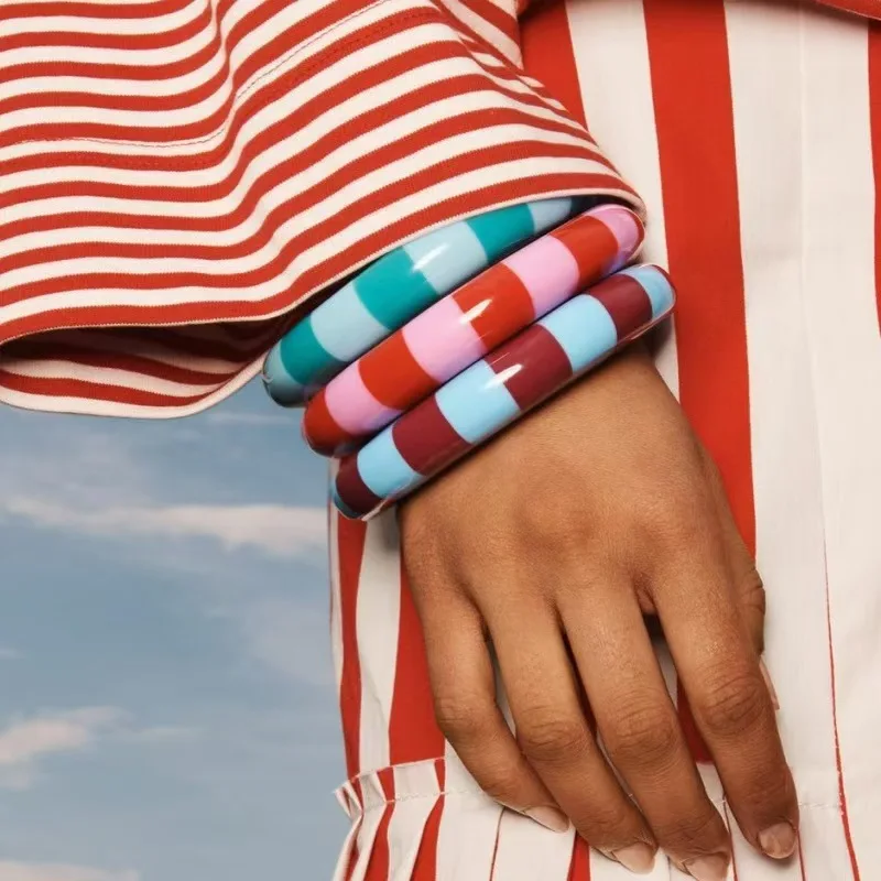 Simple Personality Geometric Circular Double Color Contrasting Color Striped Resin Bangles for Women Fashion Item Jewelry Gifts