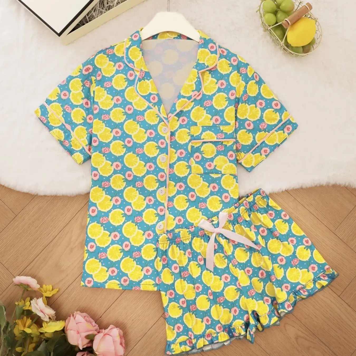 

Summer Lemon Printed Pajama Set with Short Sleeves, Collar Shorts, Vacation Style, Can be worn as a two-piece set