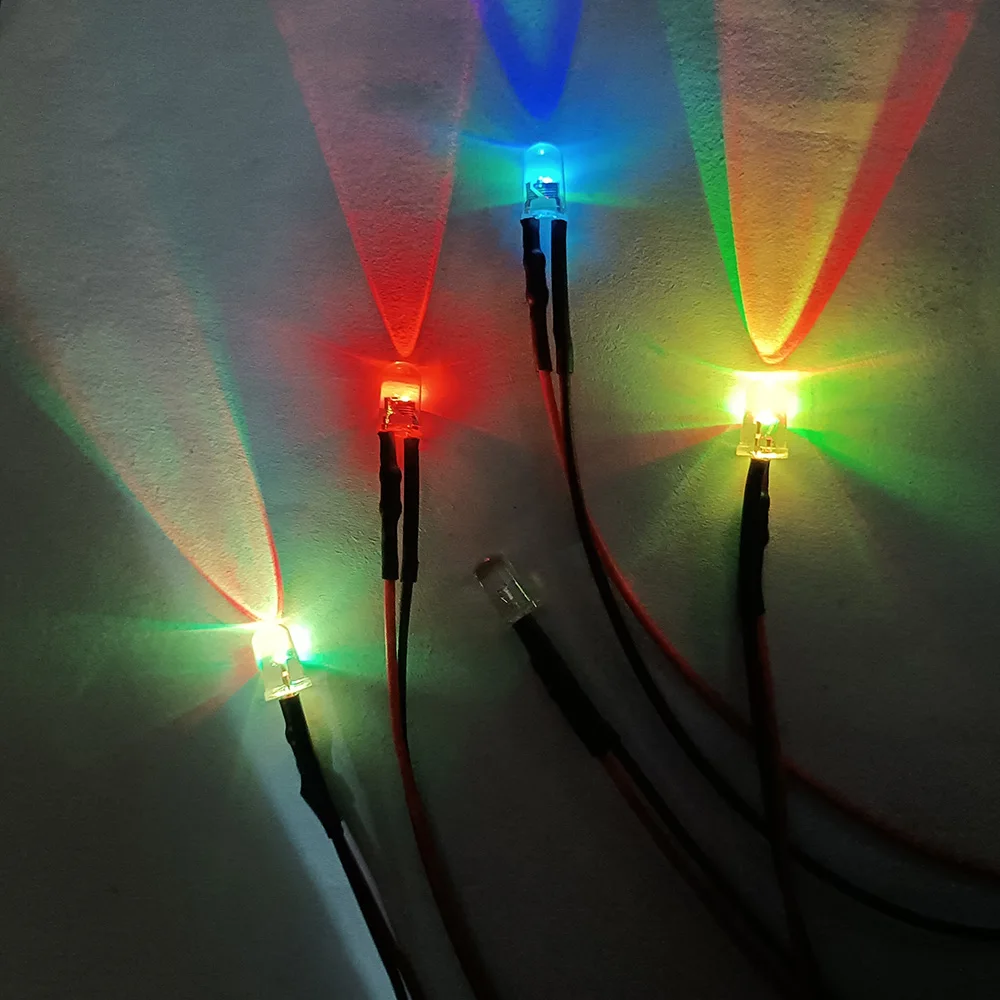 Diodo LED rotondo da 3mm 5mm DC5V 12V 24V Diodi emettitori di luce precablati trasparenti con acqua Rosso Verde Blu Bianco Giallo UV RGB 10-50 pezzi