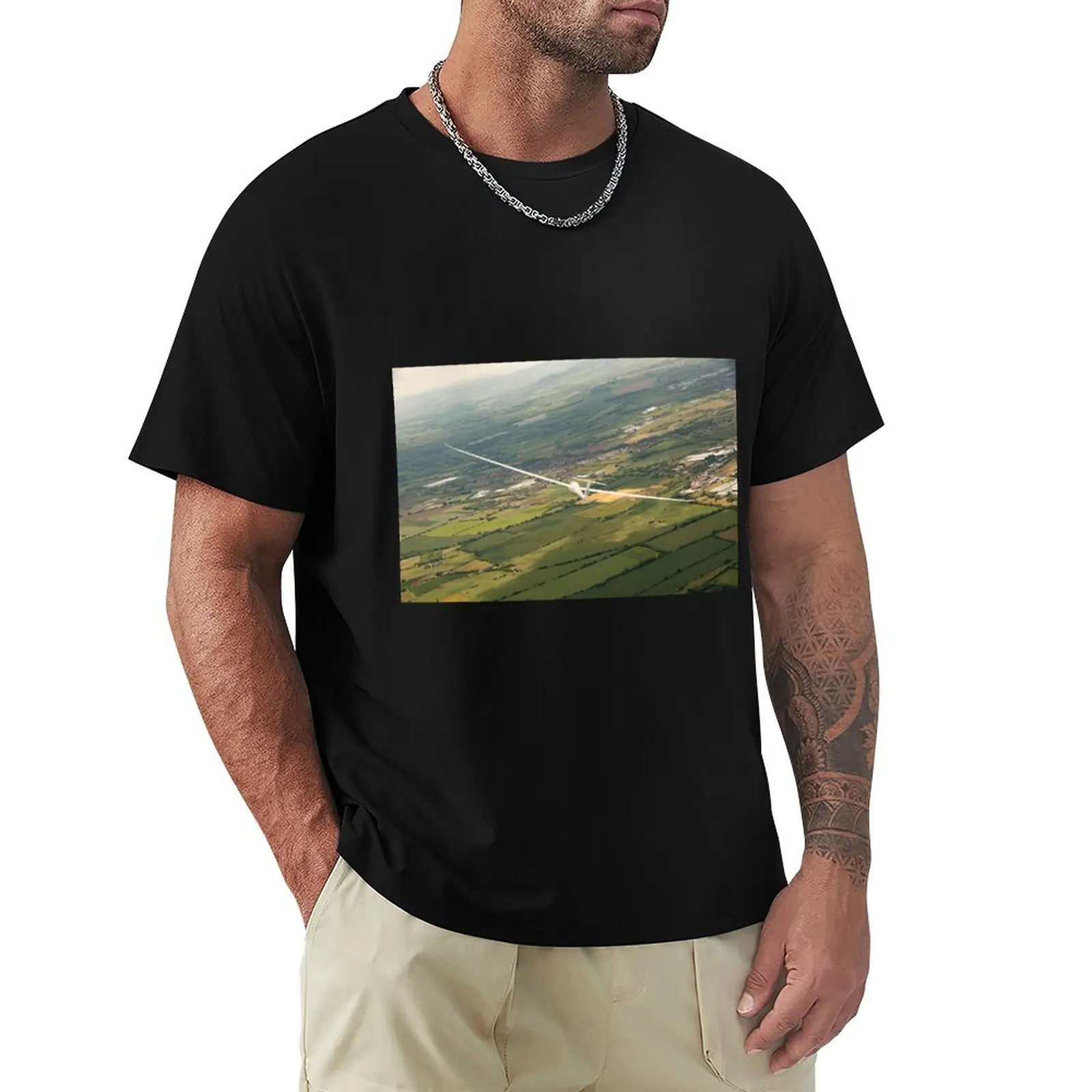

Sailplane,glider soaring above the English contryside. T-Shirt Fashion Casual Short Sleeve Top