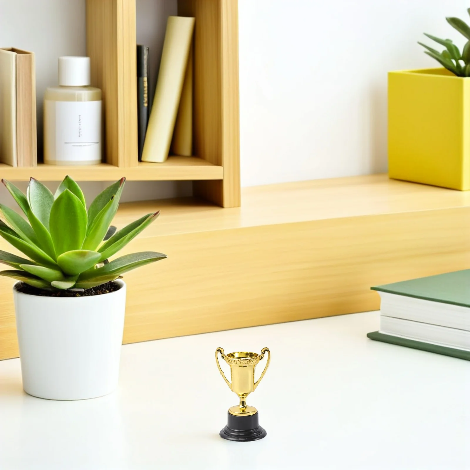 

10pcs Plastic Trophy Children Mini Trophies Multi-Function Small Trophy For Party Classroom Rewards Decorative Cup Award Supply