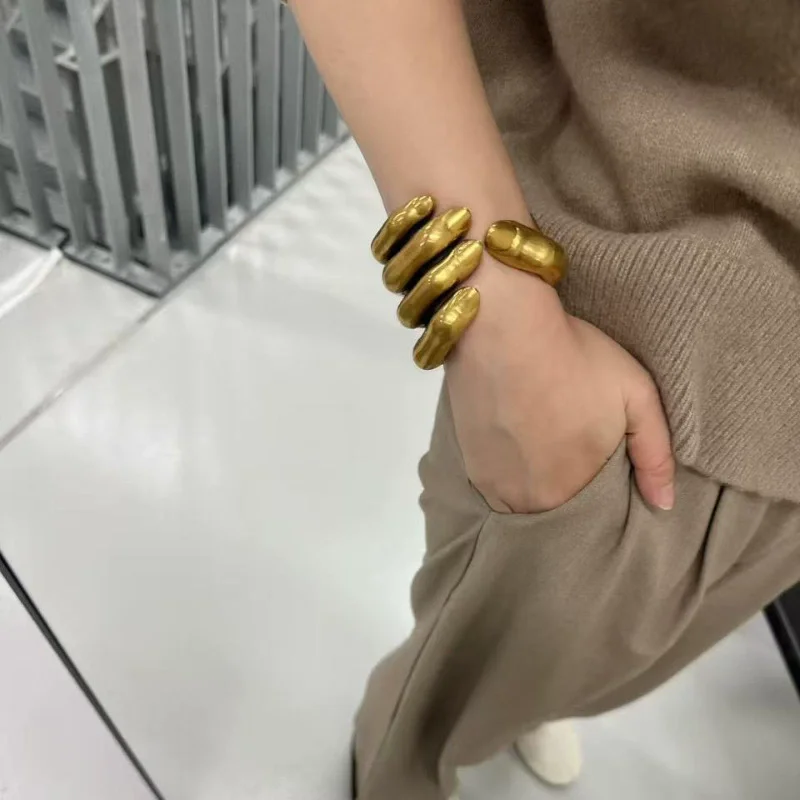 Unique Metal 5-Fingered Hand Grip Palm Ring Bracelet Fashion High-End Open Bracelet Trendy Lady Jewelry Accessory