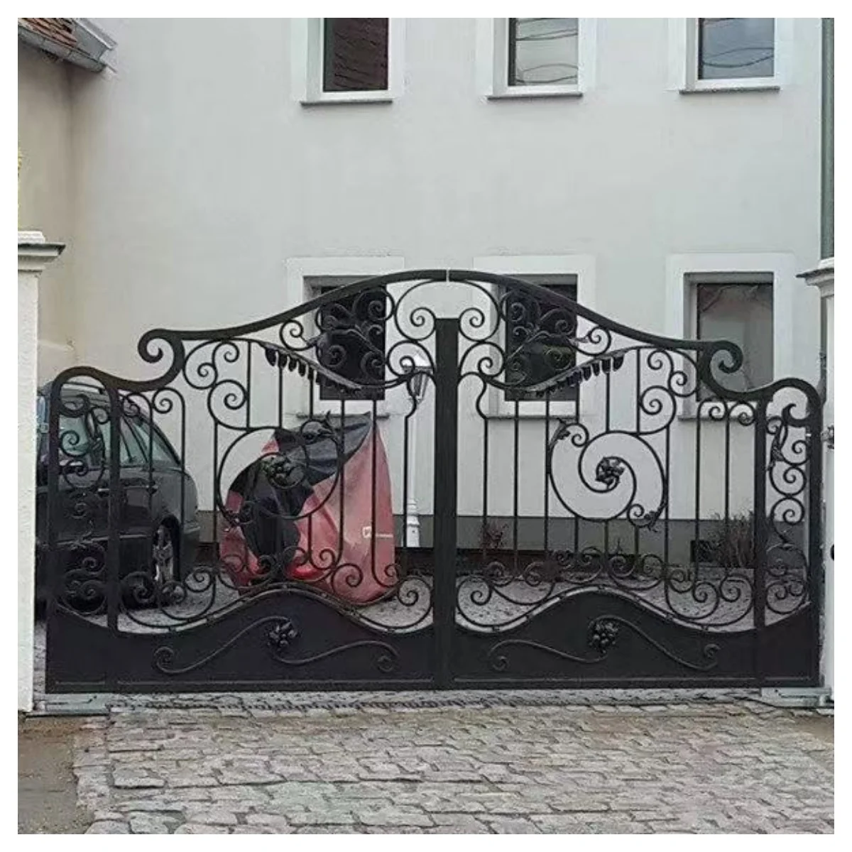 Custom Main Hand Forged Delicate Wrought Iron Security Steel Gate with Customized Design