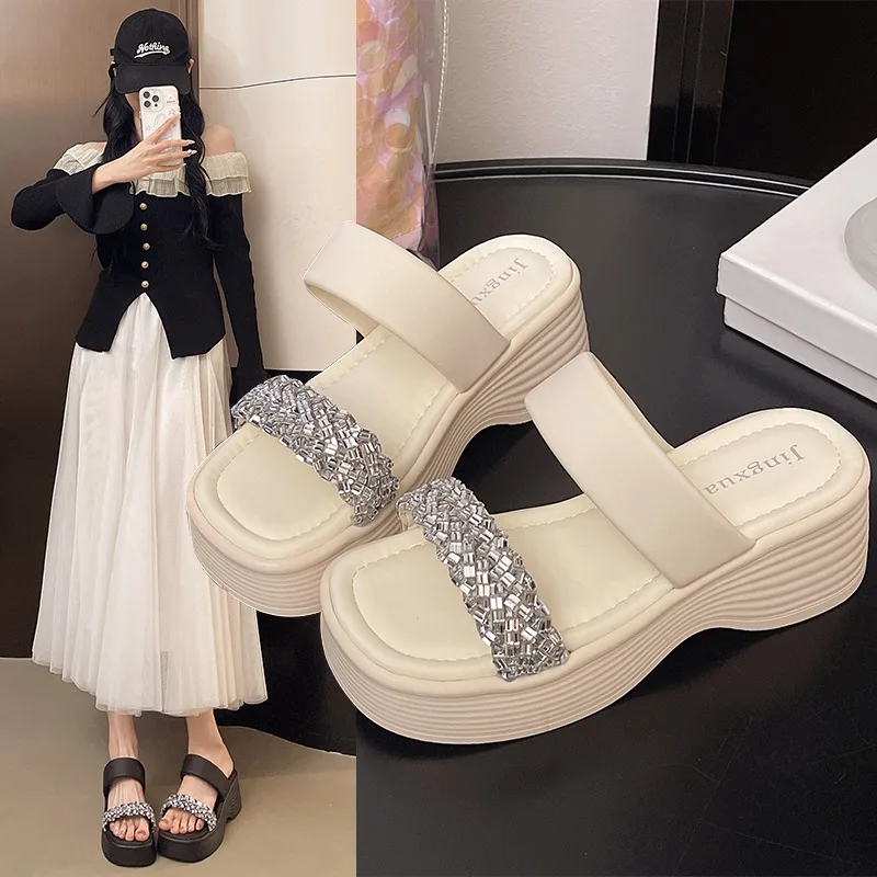 Hot selling high-quality Female Shoes Slippers Women Summer Glitter Slides Platform 2025 Crystal Shoes Woman Slippers Summer