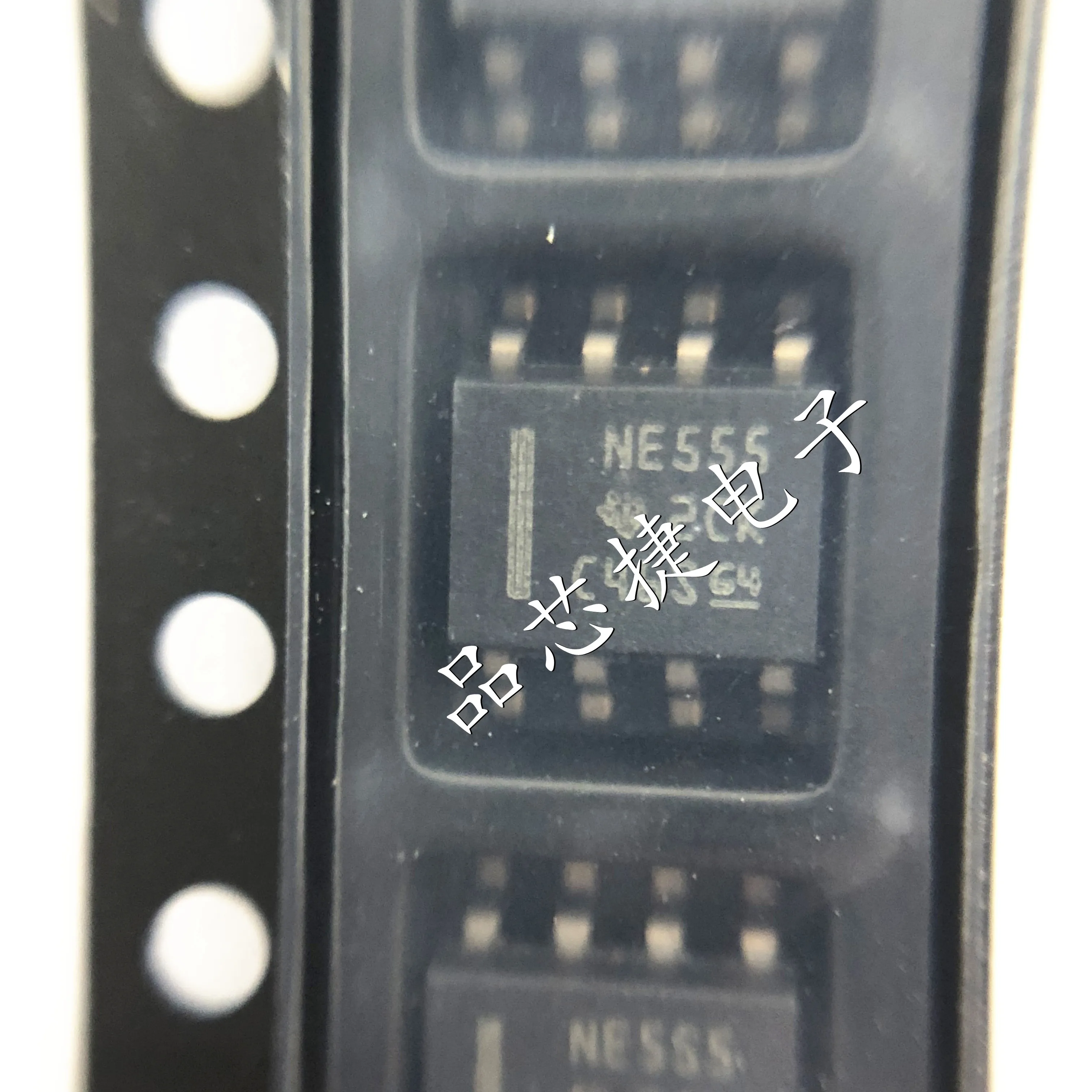 NE555ทำเครื่องหมาย NE555DR 20ชิ้น/ล็อต SOIC-8วงจรจับเวลาที่แม่นยำสามารถสร้างความล่าช้าหรือการสั่นของเวลาที่แม่นยำ