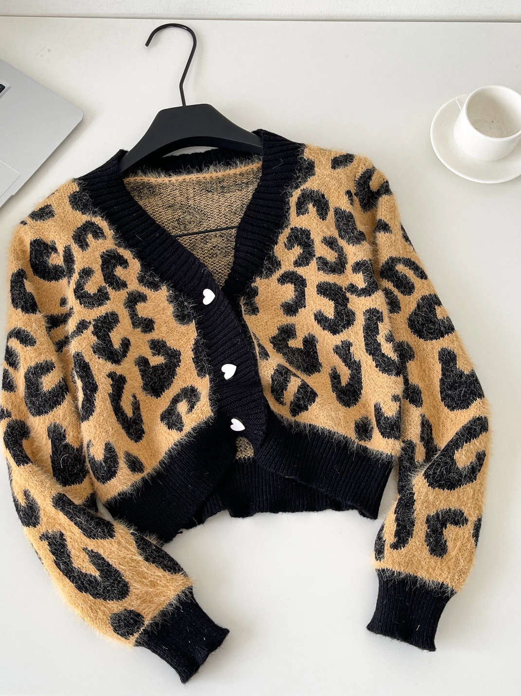 

Women's Yellow Leopard V-Neck Cardigan Sweater Vintage 2000s Jumper Knit Long Sleeves Cashmere Sweater For Women Spring Clothes