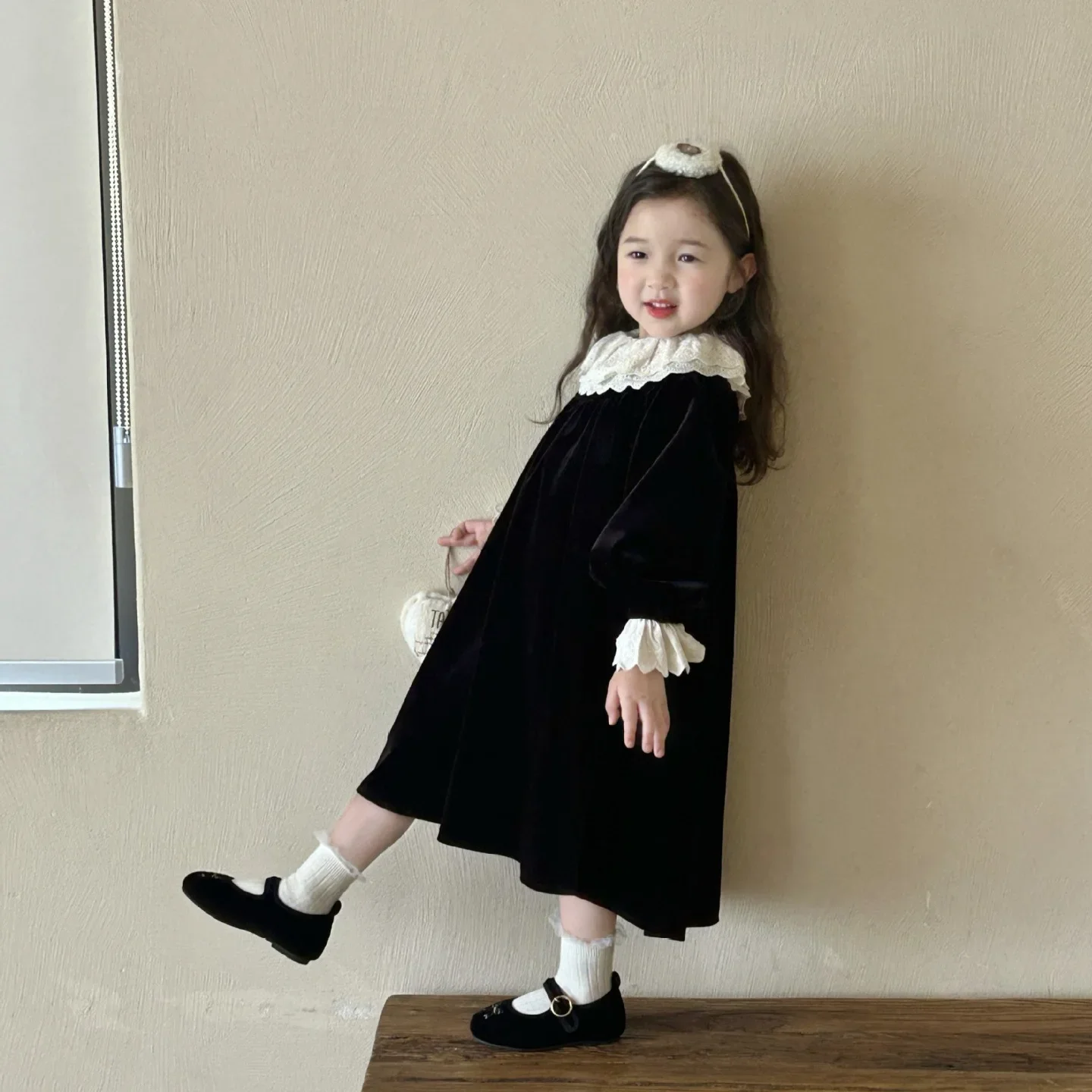 Girls Dress 2024 Autumn New Childrens Wear Korean Style Girl Baby Lace Velvet Princess Dress Casual and Simple Disposition