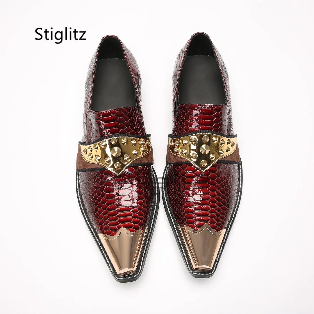 

Gold Rivets Snake Pattern Shoes for Men Genuine Leather Metal Pointed Toe Wine Red Black British Style Business Dress Shoes