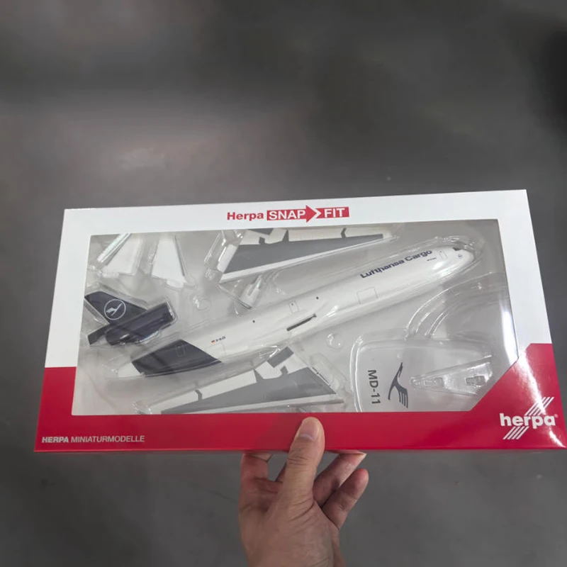 هيربا 1:200 مقياس MD11 لوفتهانزا البضائع الطائرات محاكاة الانتهاء نموذج طائرة الانتهاء لعبة تذكارية هدية