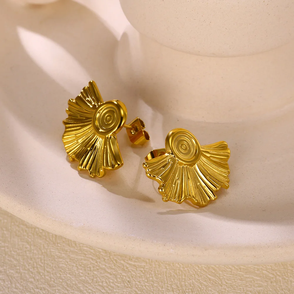 

Classic Ginkgo Leaf Stud Earrings for Women Gold Color Stainless Steel Earrings 2024 New Aesthetic Safety Piercing Ear Jewelry